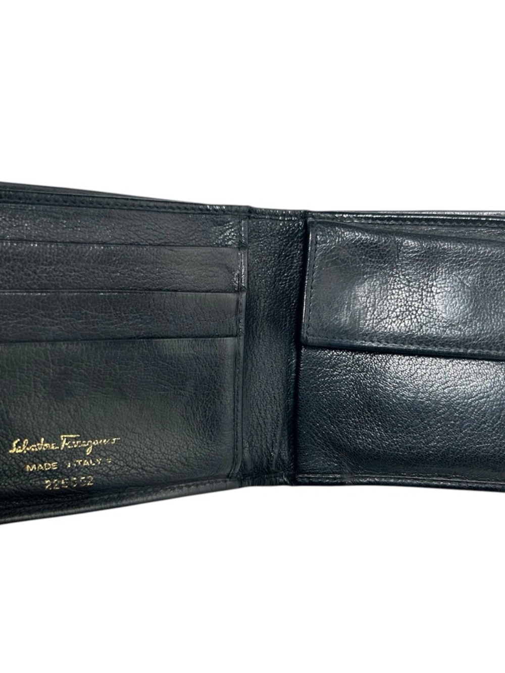 Salvatore Ferragamo Classic Black Leather Bi-Fold Men’s Wallet Gold Corner Logo - Picture 13 of 13
